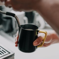 Rhino Coffee Gear – gelbe Silikon-Griffhülle für 600 ml