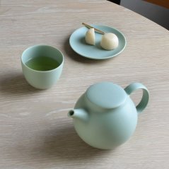 KINTO - PEBBLE Teapot with Stainless Tea Strainer - Moss Green 480ml