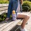 Asobu Bestie Sling — obal s popruhem na láhev, fialový