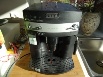 DeLonghi ESAM 3000.B Magnifica – demontaż obudowy