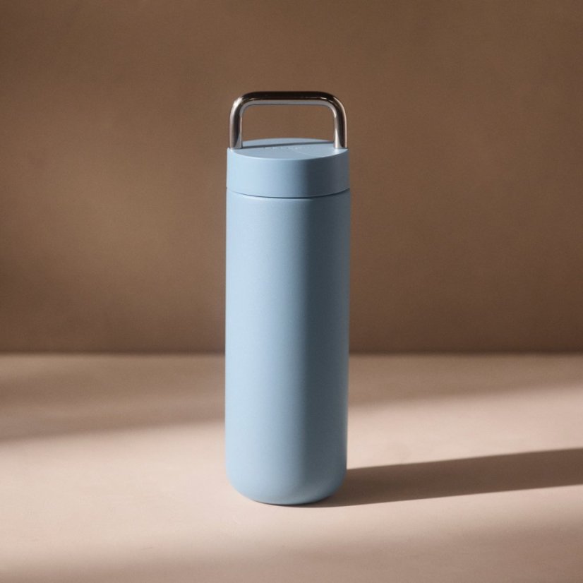 Fellow - Carter Carry Tumbler - Hazy Blue - izolovaný termohrnek 591 ml