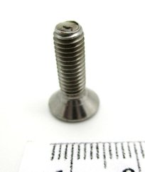 Šroub sprchového sítka M5 X 17